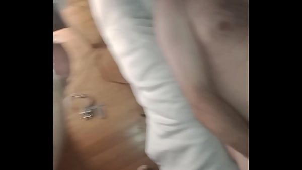 Soumis suce Laika l’empaleuse