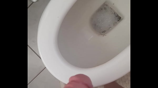 Trans goddess taking a piss